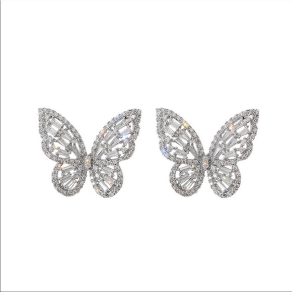 NEW 18K WHITE GOLD DIAMOND BUTTERFLY EARRINGS - Picture 7 of 7